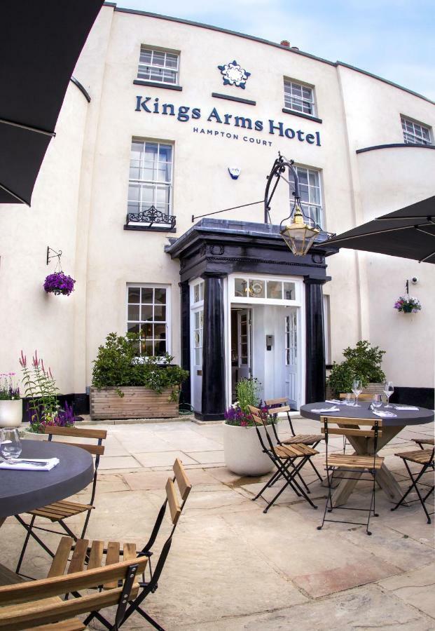 فندق The Kings Arms كنغستون أبون تامْسْ المظهر الخارجي الصورة