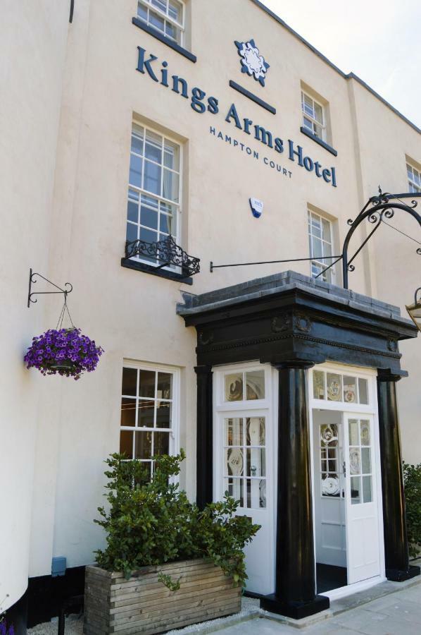 فندق The Kings Arms كنغستون أبون تامْسْ المظهر الخارجي الصورة